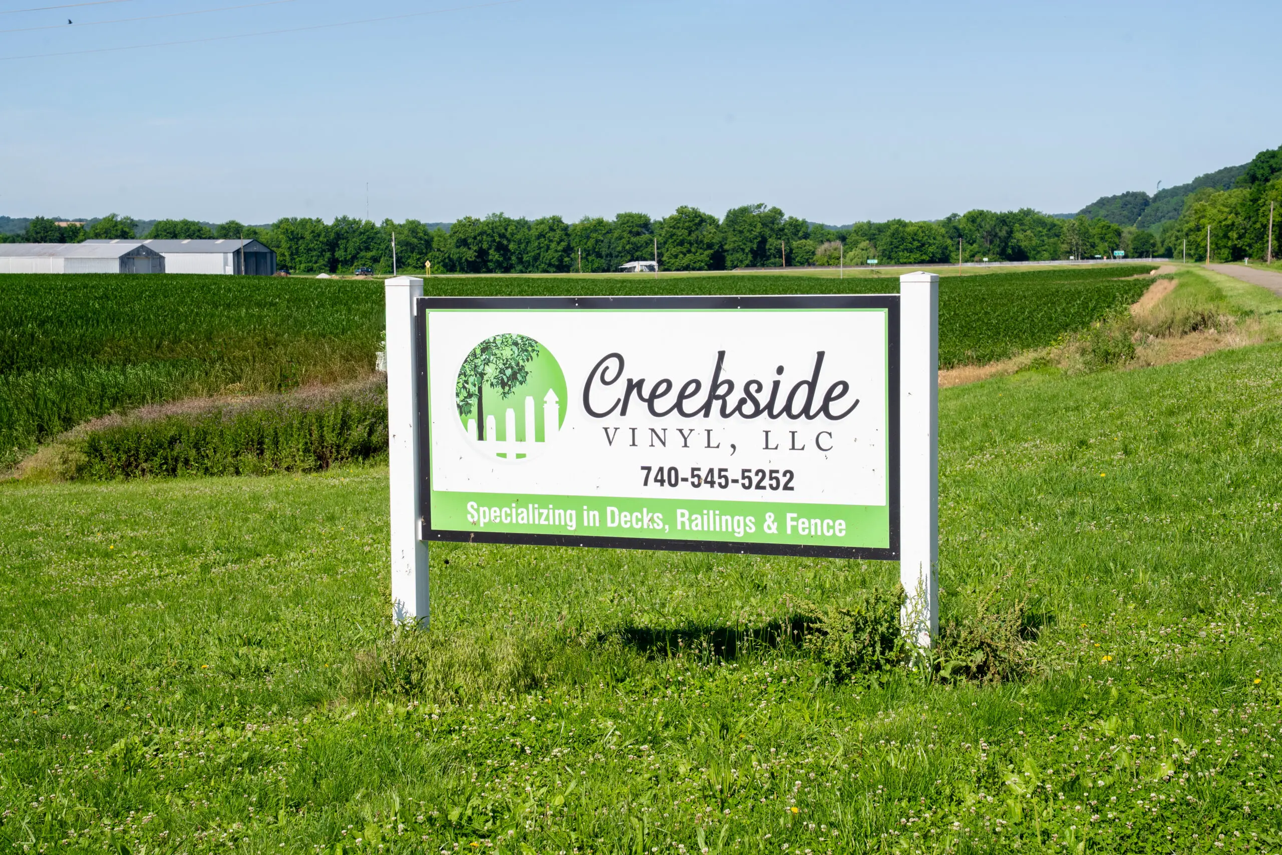 The Creekside Vinyl sign on Township Road 508 in Fresno, Ohio